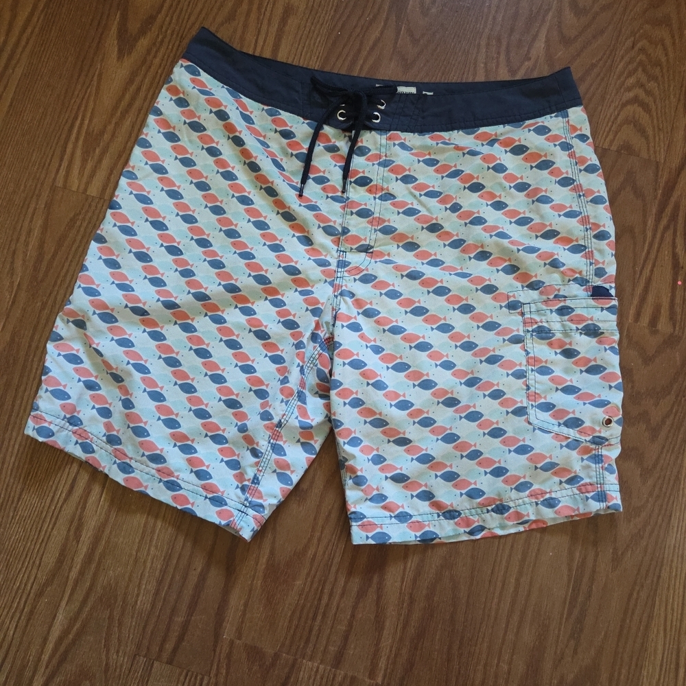 J. Crew Men's BroadShorts - Peach and Blue Fish Print Size 32